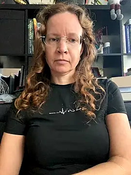 Snapshot of AnnikaRose chatting on October 27, 2025, 8:04 am AnnikaRose online show from October 27, 2025, 8:04 am