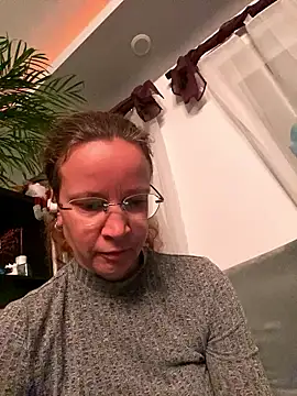 AnnikaRose online show from January 9, 2026, 6:42 am