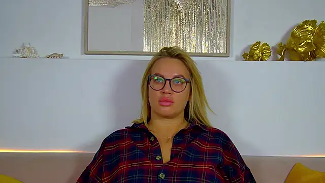 Snapshot of MariaNeumann chatting on November 28, 2025, 6:24 am MariaNeumann online show from November 28, 2025, 6:24 am