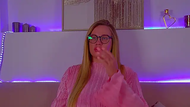 Snapshot of MariaNeumann chatting on March 16, 2025, 1:17 am MariaNeumann online show from March 16, 2025, 1:17 am