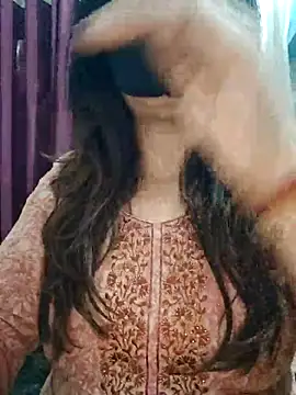 Snapshot of Aishwaryaa_69 chatting on May 5, 2026, 2:25 am Aishwaryaa 69 online show from May 5, 2026, 2:25 am