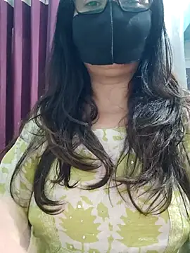 Snapshot of Aishwaryaa_69 chatting on May 15, 2026, 2:20 am Aishwaryaa 69 online show from May 15, 2026, 2:20 am