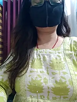 Snapshot of Aishwaryaa_69 chatting on April 27, 2026, 2:20 am Aishwaryaa 69 online show from April 27, 2026, 2:20 am