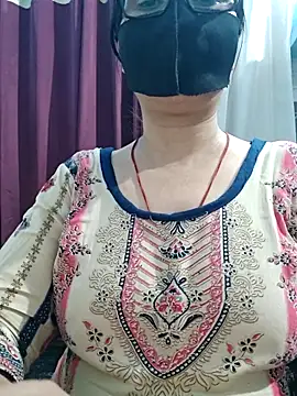 Snapshot of Aishwaryaa_69 chatting on May 21, 2026, 4:37 pm Aishwaryaa 69 online show from May 21, 2026, 4:37 pm