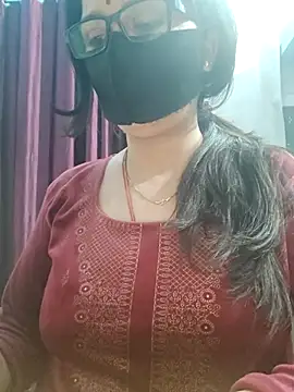 Snapshot of Aishwaryaa_69 chatting on January 6, 2026, 7:34 am Aishwaryaa 69 online show from January 6, 2026, 7:34 am