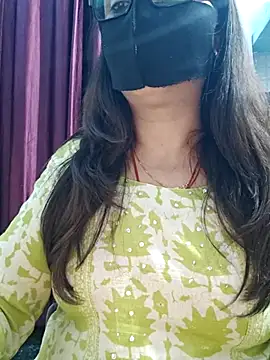 Snapshot of Aishwaryaa_69 chatting on January 7, 2026, 9:14 am Aishwaryaa 69 online show from January 7, 2026, 9:14 am