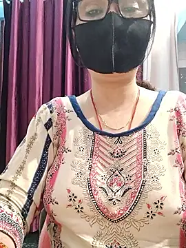 Snapshot of Aishwaryaa_69 chatting on December 23, 2025, 7:51 am Aishwaryaa 69 online show from December 23, 2025, 7:51 am