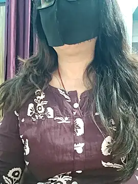 Snapshot of Aishwaryaa_69 chatting on February 8, 2026, 9:40 am Aishwaryaa 69 online show from February 8, 2026, 9:40 am