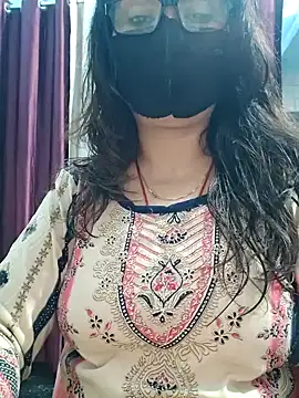 Snapshot of Aishwaryaa_69 chatting on December 14, 2025, 6:41 am Aishwaryaa 69 online show from December 14, 2025, 6:41 am