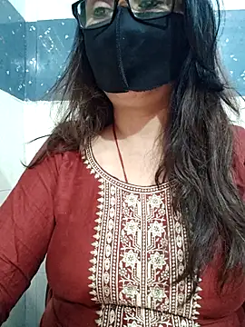 Snapshot of Aishwaryaa_69 chatting on February 2, 2026, 7:51 am Aishwaryaa 69 online show from February 2, 2026, 7:51 am