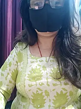 Snapshot of Aishwaryaa_69 chatting on February 18, 2026, 8:22 am Aishwaryaa 69 online show from February 18, 2026, 8:22 am