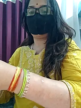 Snapshot of Aishwaryaa_69 chatting on April 23, 2026, 2:40 pm Aishwaryaa 69 online show from April 23, 2026, 2:40 pm
