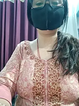 Snapshot of Aishwaryaa_69 chatting on May 27, 2026, 1:15 am Aishwaryaa 69 online show from May 27, 2026, 1:15 am