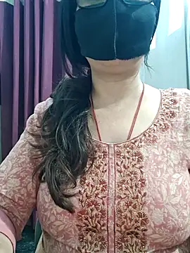 Snapshot of Aishwaryaa_69 chatting on June 1, 2026, 3:40 am Aishwaryaa 69 online show from June 1, 2026, 3:40 am