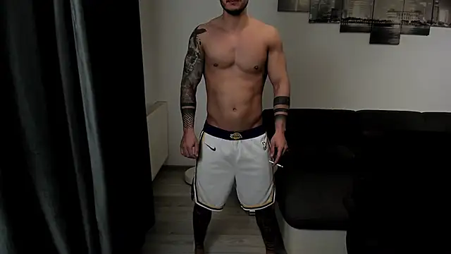 Snapshot of Richarddarell1 chatting on October 26, 2025, 5:30 am Richarddarell1 online show from October 26, 2025, 5:30 am