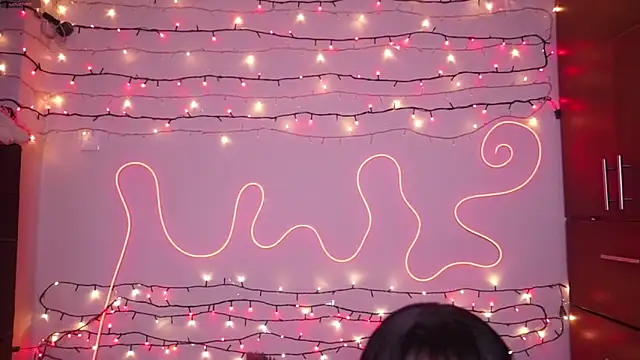 Snapshot of MaddisRock chatting on February 18, 2026, 6:44 am MaddisRock online show from February 18, 2026, 6:44 am