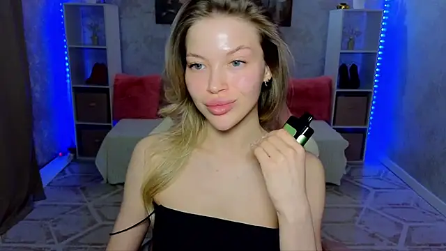 EmmyMills online show from April 4, 2026, 7:31 pm