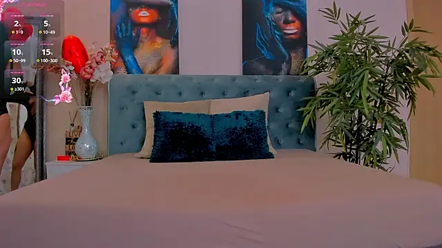 MichelleReys online show from March 18, 2025, 7:44 pm