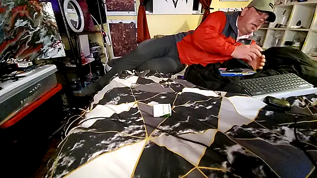 Mic Oxinner online show from November 2, 2025, 10:31 am