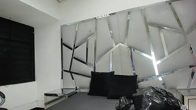 Catherinee69 x online show from January 13, 2026, 4:05 am