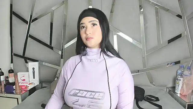 Snapshot of Catherinee69_x chatting on November 16, 2025, 4:28 am Catherinee69 x online show from November 16, 2025, 4:28 am