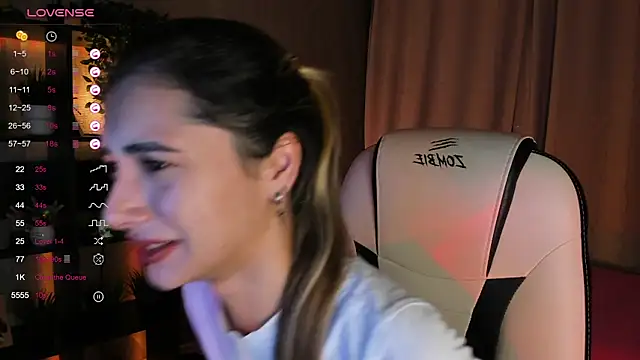 DarlaLike online show from September 26, 2025, 4:08 am