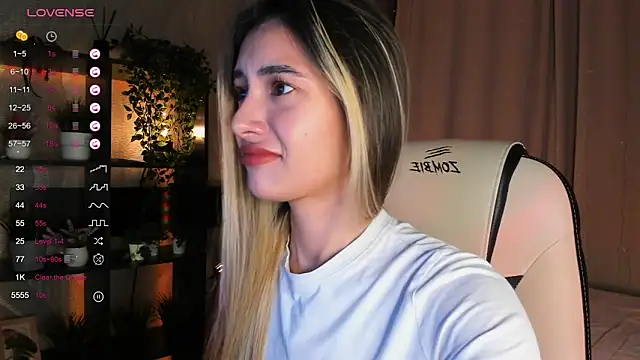 DarlaLike online show from October 8, 2025, 4:03 am