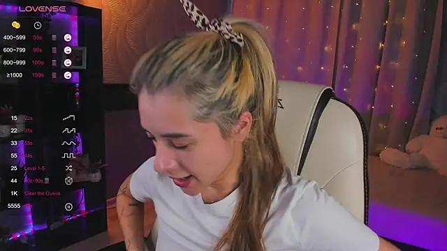 DarlaLike online show from March 7, 2025, 7:41 am