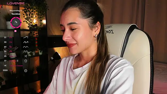 DarlaLike online show from October 5, 2025, 4:14 am