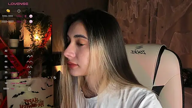 DarlaLike online show from October 19, 2025, 3:42 am