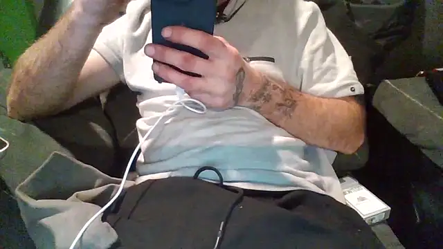 jaxx12369 online show from November 3, 2025, 4:21 pm