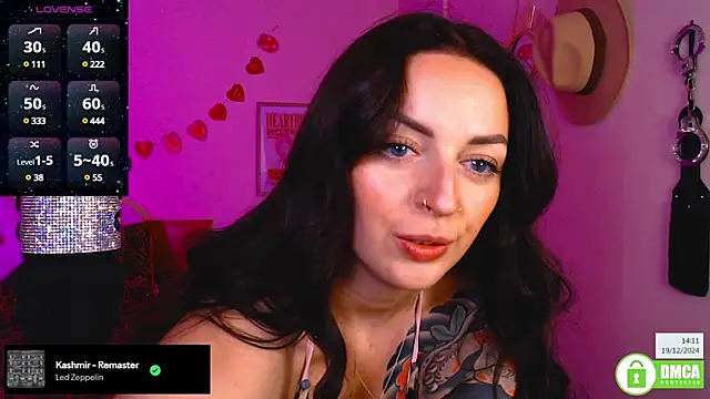 Snapshot of Billiexxox chatting on December 19, 2024, 2:13 pm Billiexxox online show from December 19, 2024, 2:13 pm