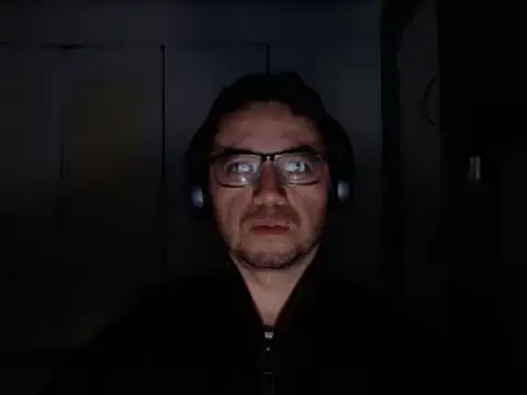 Snapshot of Diptongo chatting on December 26, 2024, 1:40 am Diptongo online show from December 26, 2024, 1:40 am