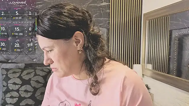 charlotte  G online show from January 12, 2026, 10:55 am