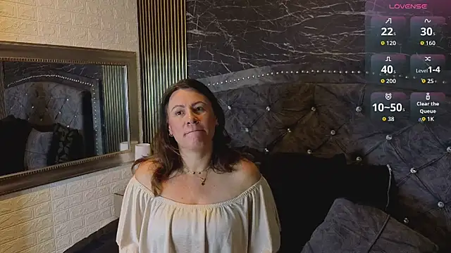 charlotte  G online show from April 4, 2026, 11:17 am