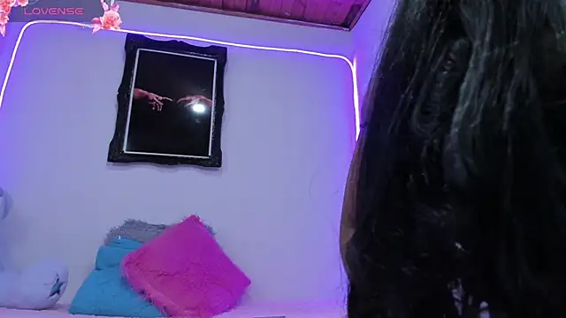 liz 25b online show from November 30, 2025, 4:13 am