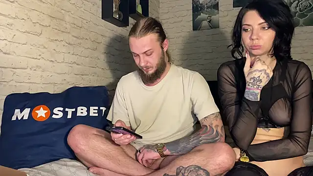 Snapshot of leesmoke chatting on February 13, 2025, 1:37 pm leesmoke online show from February 13, 2025, 1:37 pm