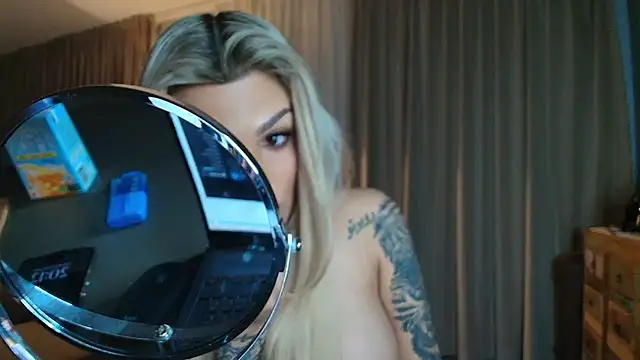 Snapshot of shayblonde chatting on November 29, 2025, 7:14 pm shayblonde online show from November 29, 2025, 7:14 pm