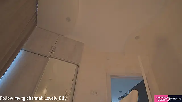 Snapshot of EllyMays chatting on September 21, 2025, 7:24 am EllyMays online show from September 21, 2025, 7:24 am