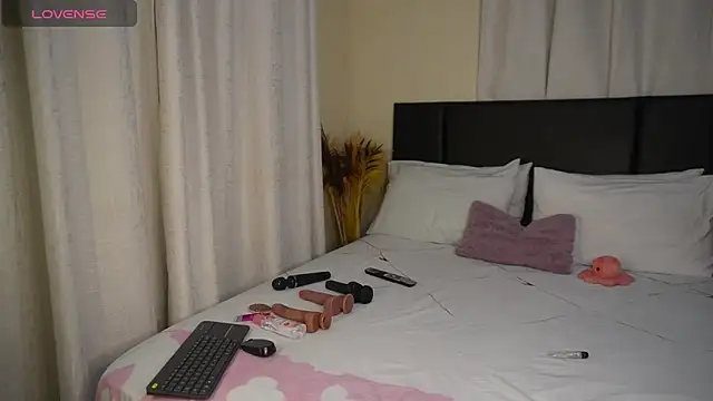 Snapshot of _Watuluv_ chatting on March 10, 2025, 4:03 pm  Watuluv  online show from March 10, 2025, 4:03 pm