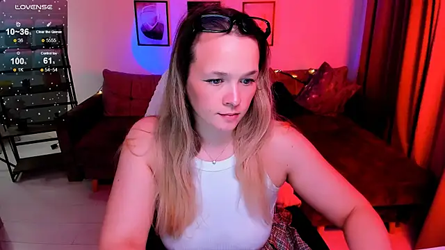 Snapshot of SherillBrill chatting on November 14, 2025, 2:54 pm SherillBrill online show from November 14, 2025, 2:54 pm