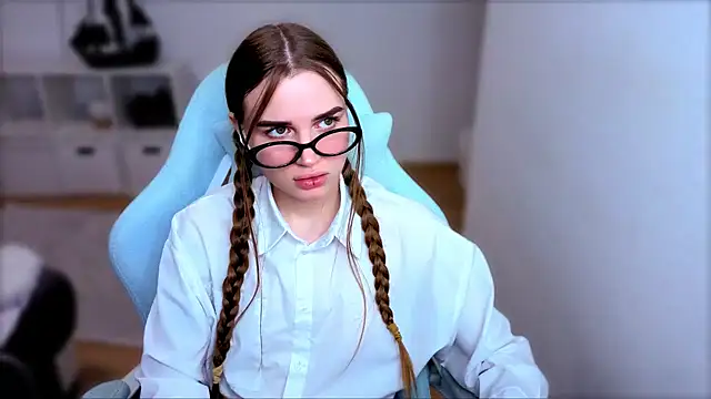 Snapshot of StellaLawless chatting on November 2, 2025, 7:19 pm StellaLawless online show from November 2, 2025, 7:19 pm