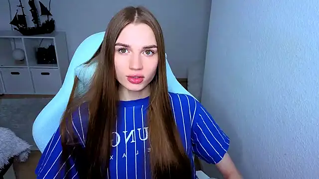 Snapshot of StellaLawless chatting on October 5, 2025, 1:46 pm StellaLawless online show from October 5, 2025, 1:46 pm