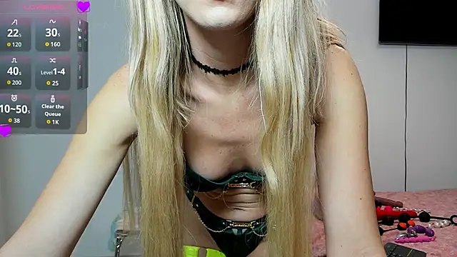 Snapshot of roxannequin66 chatting on November 17, 2025, 4:11 pm roxannequin66 online show from November 17, 2025, 4:11 pm