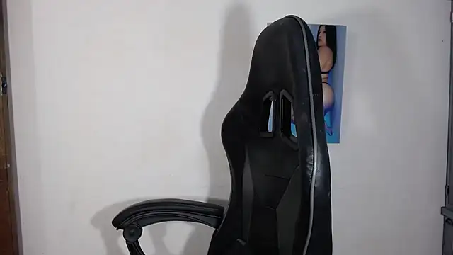 Snapshot of AmandaMarii chatting on November 21, 2025, 7:24 pm AmandaMarii online show from November 21, 2025, 7:24 pm