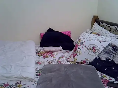 Snapshot of Sweet_Bear chatting on October 30, 2025, 6:27 pm Sweet Bear online show from October 30, 2025, 6:27 pm