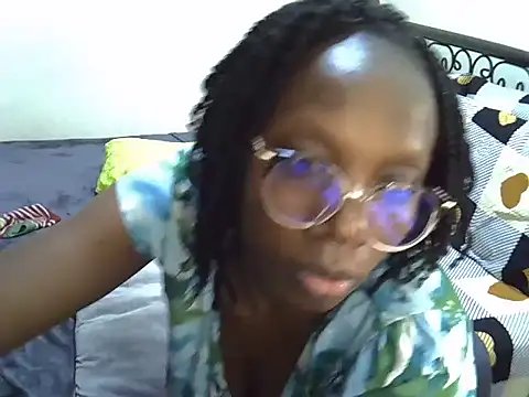 Snapshot of Sweet_Bear chatting on October 4, 2025, 5:14 pm Sweet Bear online show from October 4, 2025, 5:14 pm