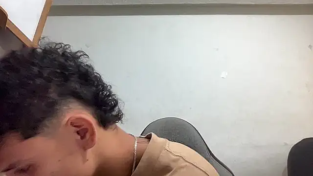 Snapshot of bob_petterson chatting on January 2, 2025, 9:28 pm bob petterson online show from January 2, 2025, 9:28 pm