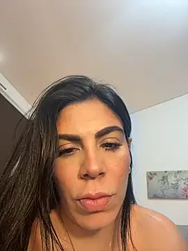 Snapshot of valecruz903 chatting on December 4, 2025, 5:34 pm valecruz903 online show from December 4, 2025, 5:34 pm