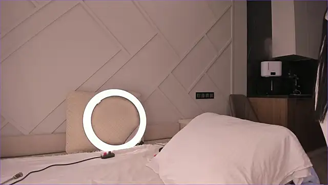 furry bear online show from April 4, 2026, 9:38 am